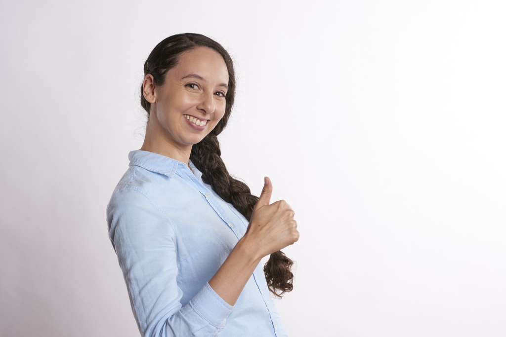 笑顔　女性　グッド
