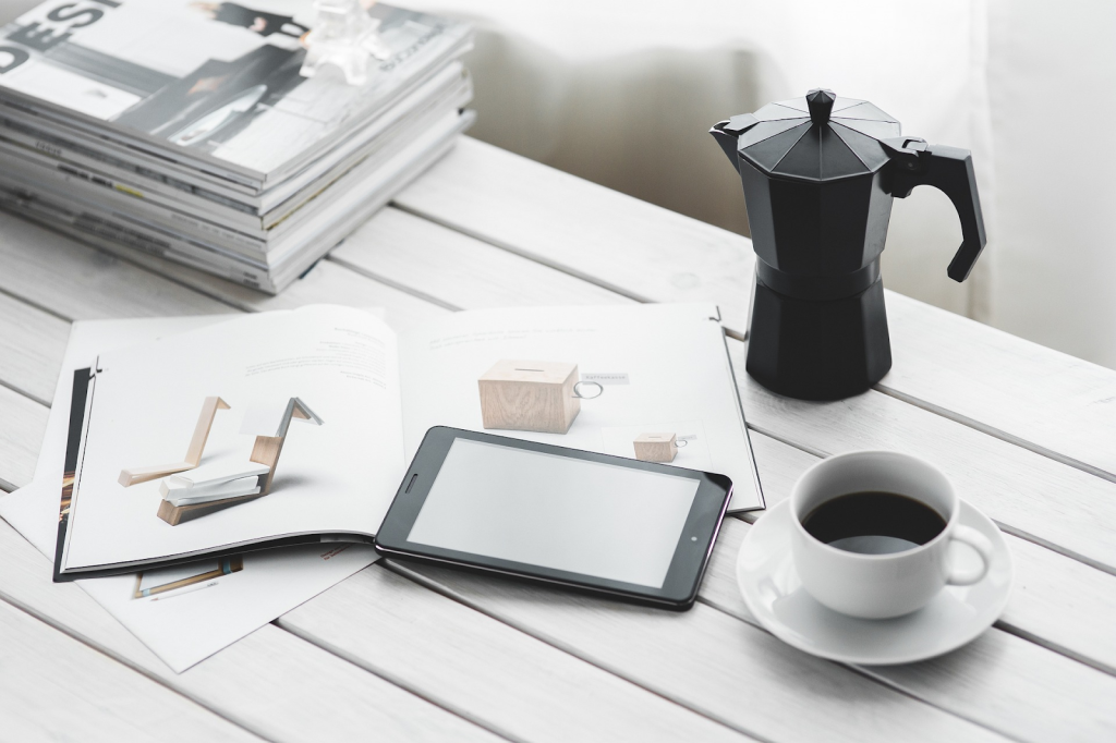 タブレット　コーヒー　資料