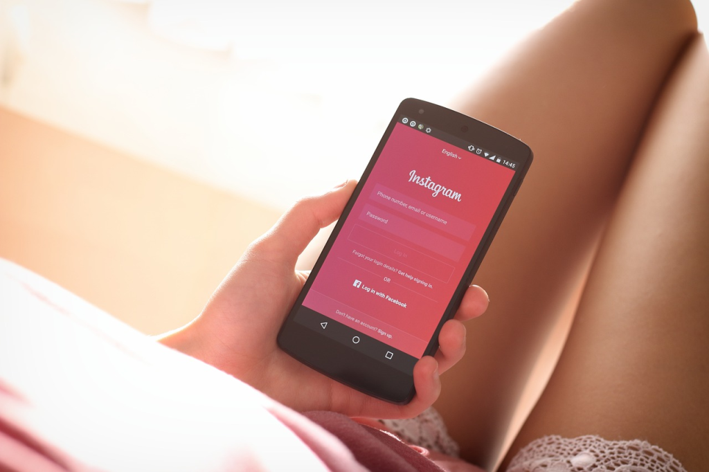 インスタ アイコン スマホ ログイン